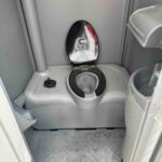 Flushable-porta-potty-4
