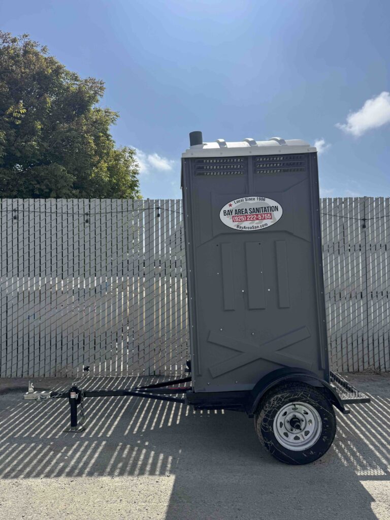 Trailer-porta-potty-3
